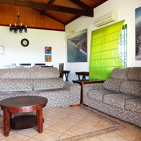Casa Las Tres Hermanas Country house *